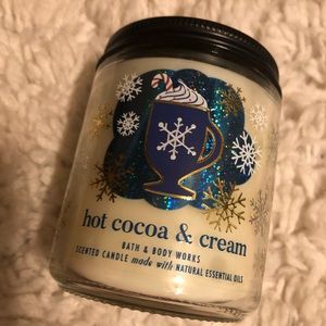 Bath and body works single wick hot cocoa and cream candle